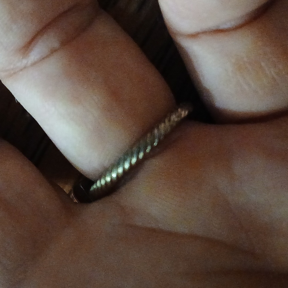 Ring‎ - Picture 2 of 4